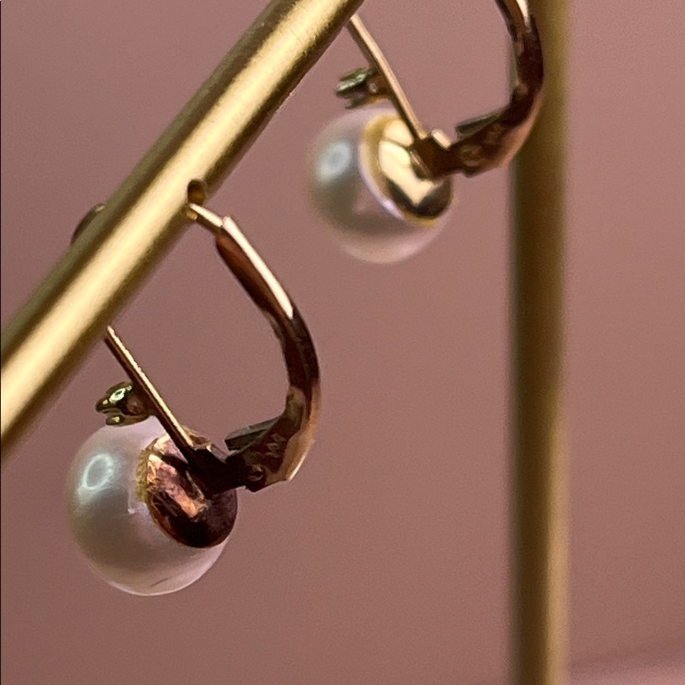 Classic 14 kt Gold Pearl & Diamond Earrings - Picture 6 of 12